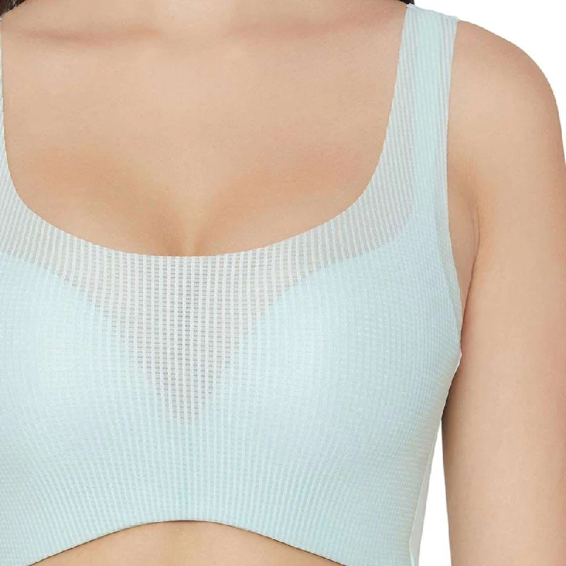 Aura Padded Non-wired 3/4th Cup Everyday Wear Full coverage Bralette - Mint Green