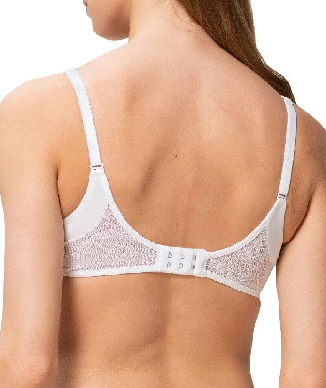 Triumph Airy Sensation Spacer T-Shirt Bra - White